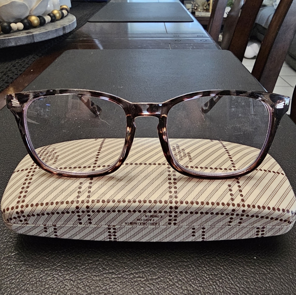 Designers Milan Gaoye non prescription reading glasses! NIB!